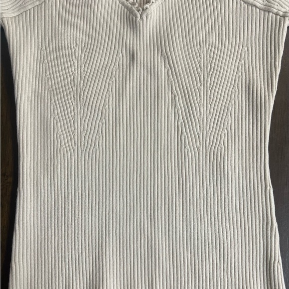 House Of Harlow 1960 Beige Ribbed Knit Sweater-Size: Medium - Picture 3 of 9